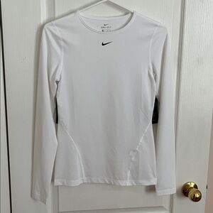 Nike Women's Dri-FIT White Long Sleeve Tee Size XS